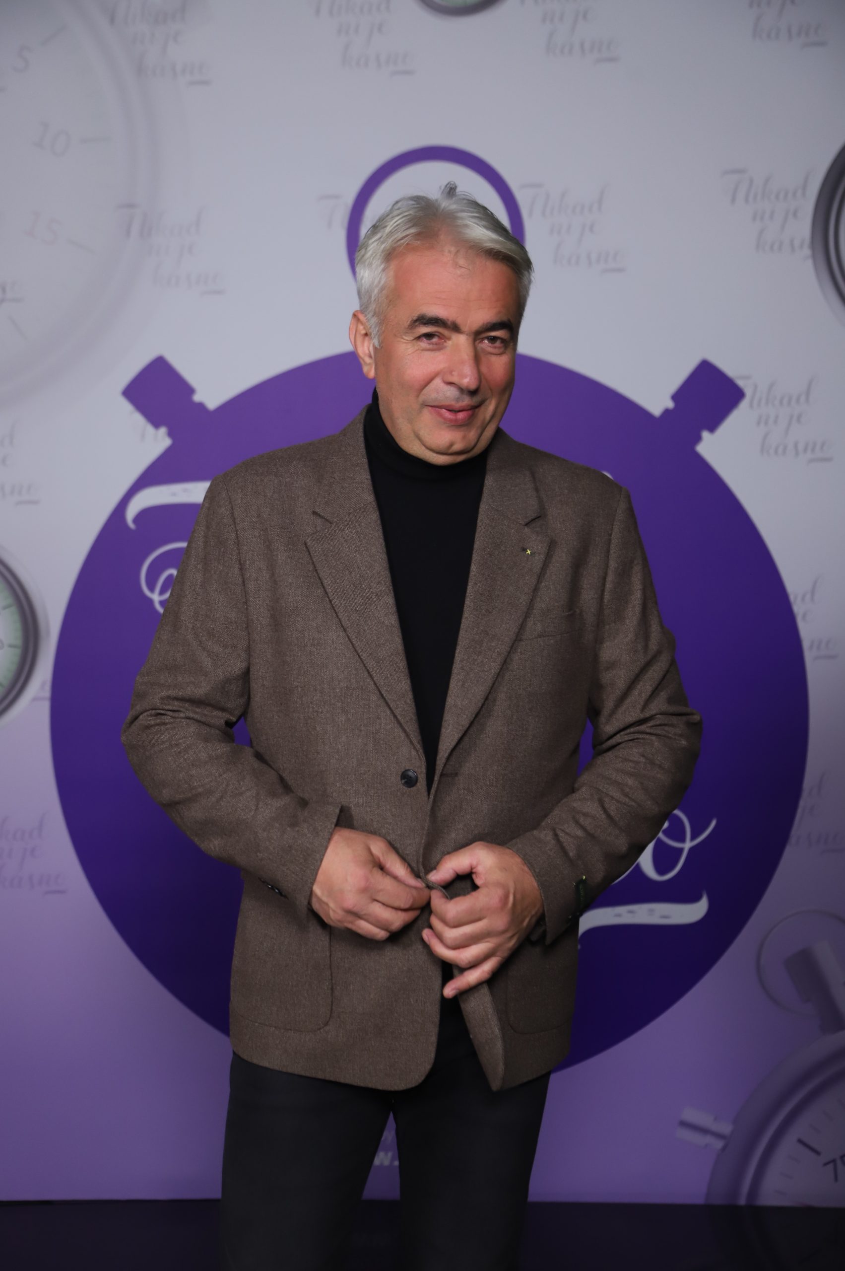 Ovo su takmičari koji će se večeras predstaviti prvi put u emisiji "Nikad nije kasno" 7 RADE LAZIC 57 GOD. UZICE 9 1