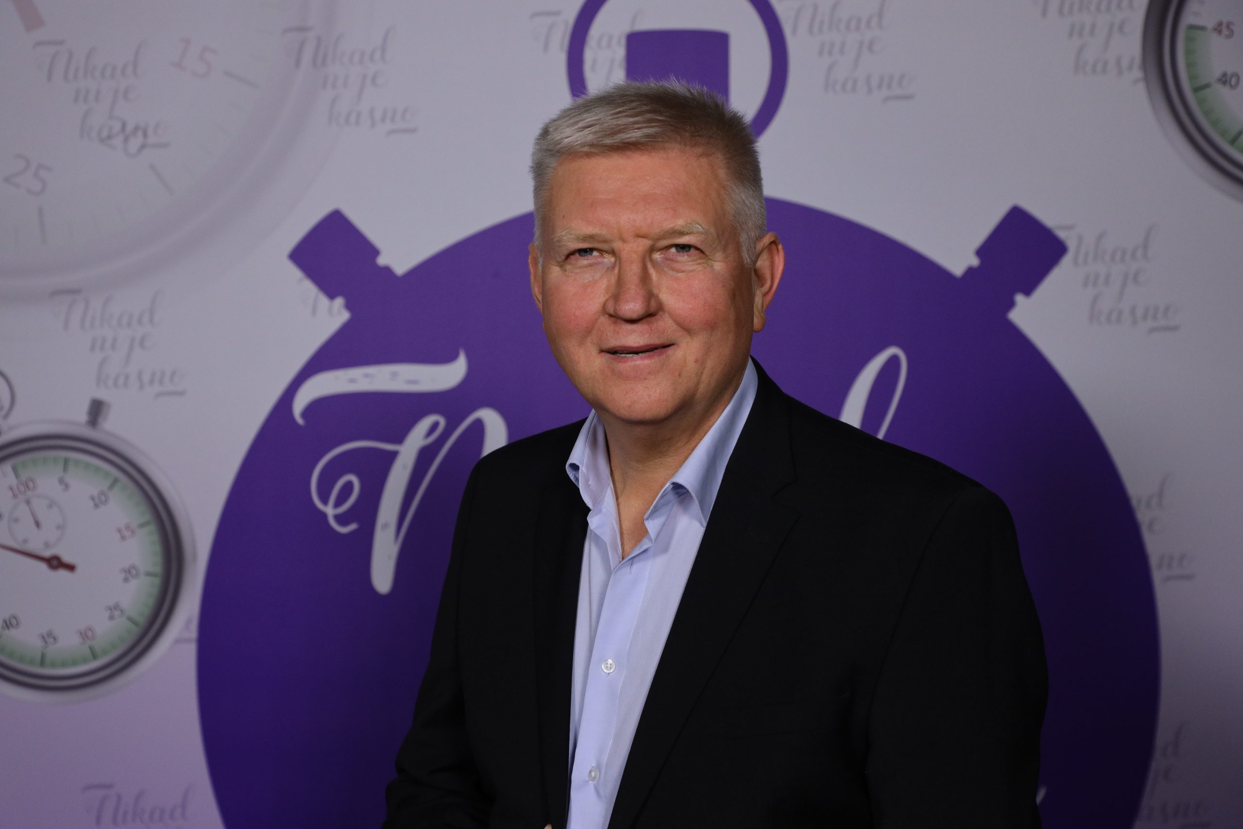 Dirljive priče i vrhunski nastupi: Ovih 6 takmičara će se večeras predstaviti u emisiji Nikad nije kasno 9 RUVEJD OSMIC RUDI 64 GOD. WORMS 5