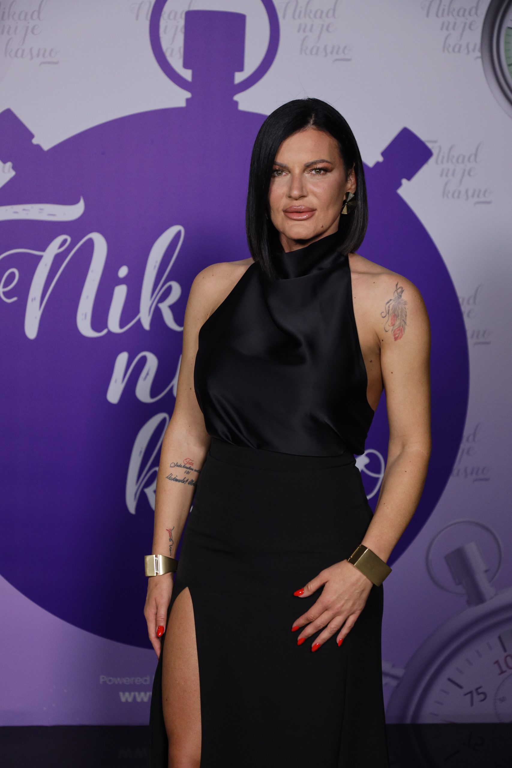 Njih šestoro će se večeras pojaviti u emisiji "Nikad nije kasno", evo ko su i odakle dolaze 11 SLAVICA MIJAILOVIC BEKA 43 GOD. SABAC 19