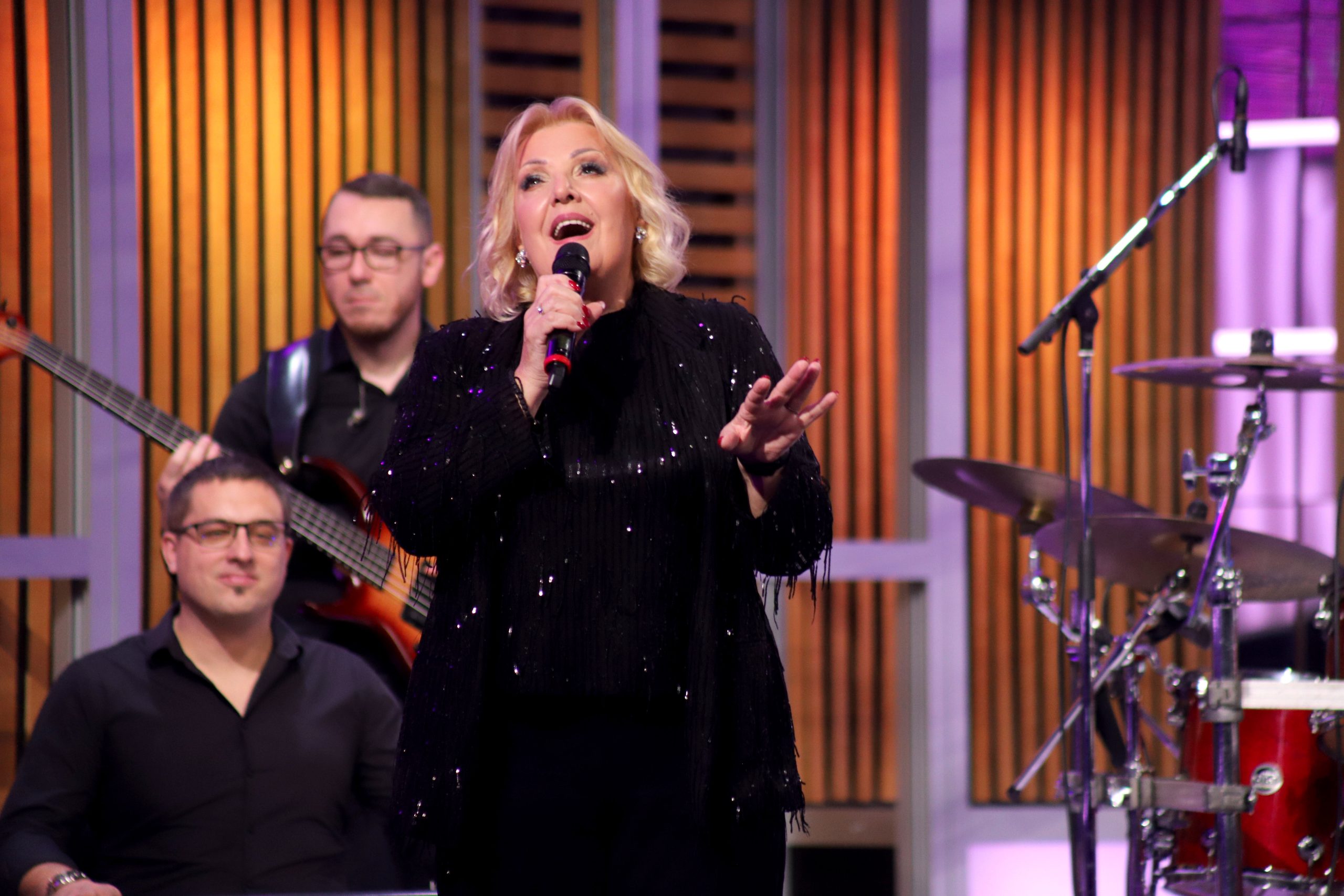 Snežana Đurišić otkrila zašto se njena ćerka nije bavila muzikom: "Ona je vrhunska pevačica" 6 SNEZANA DJURISIC GS SNIMANJE 12112025 FOTO ELENAok 15