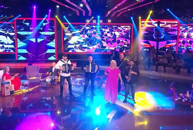 "Baba kad dođe iz Beča, puna je kao brod": Pevačica otkrila koliko zarađuje od pevanja 14 Screenshot 2025 11 03 082903