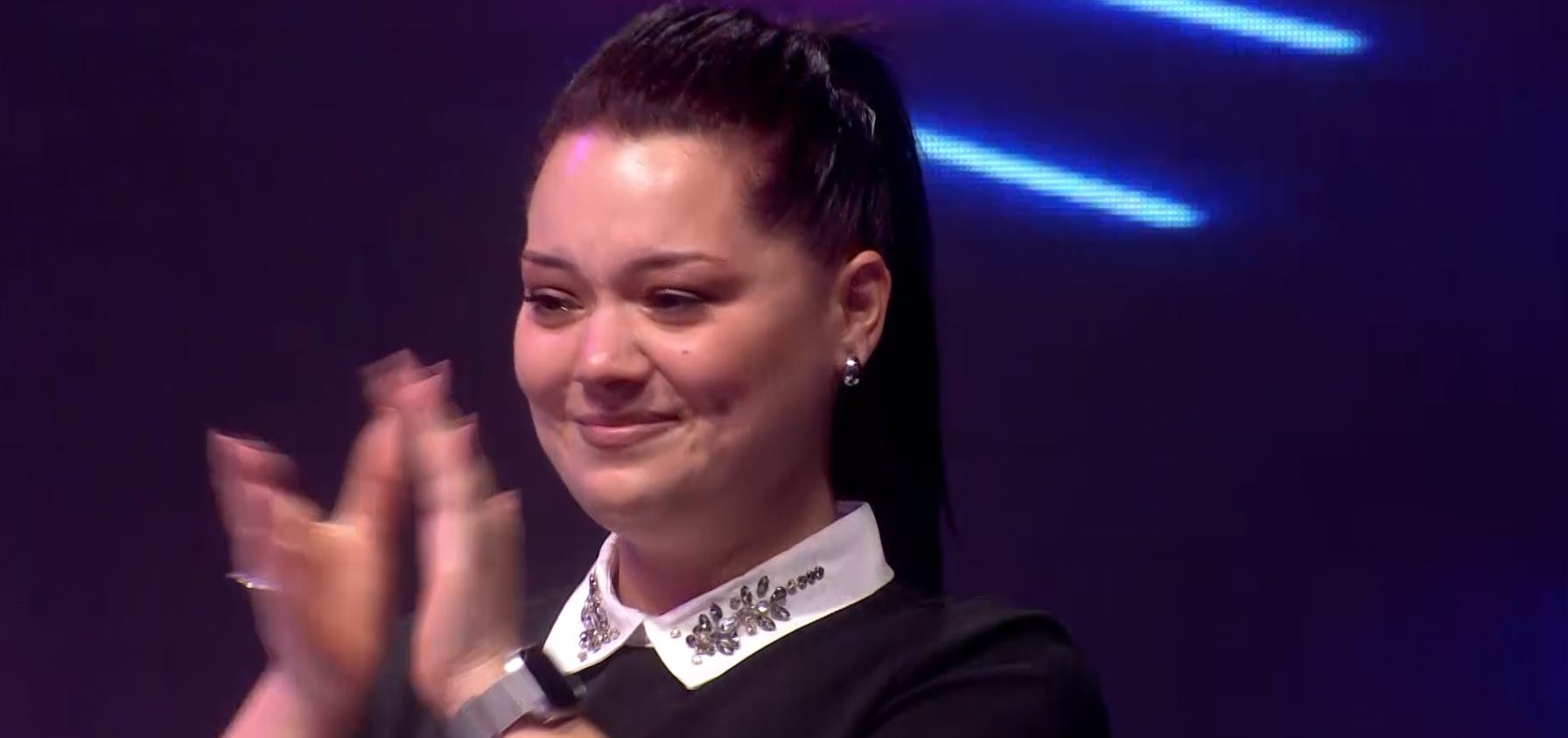 Ćerka lila suze nakon majčinog nastupa: Takmičarka ostvarila životnu želju i dirnula sve u emisiji 6 Screenshot 2025 11 06 082239