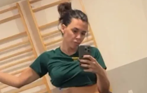 Podigla majicu do grudi i zapalila mreže: Pevačica ne izlazi iz teretane, novom objavom iznenadila pratioce FOTO 6 Screenshot 2025 11 27 104317