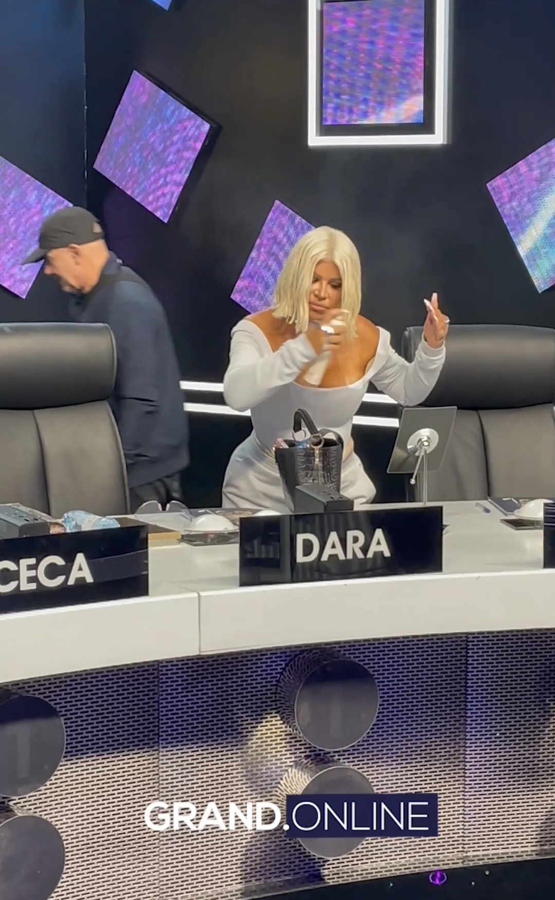 Vodimo vas na snimanje Zvezda Granda: Direktor zaplesao kao nikad do sad, a tek da vidite šta radi žiri na probi (VIDEO) 11 Screenshot 20251104 082325 Gallery