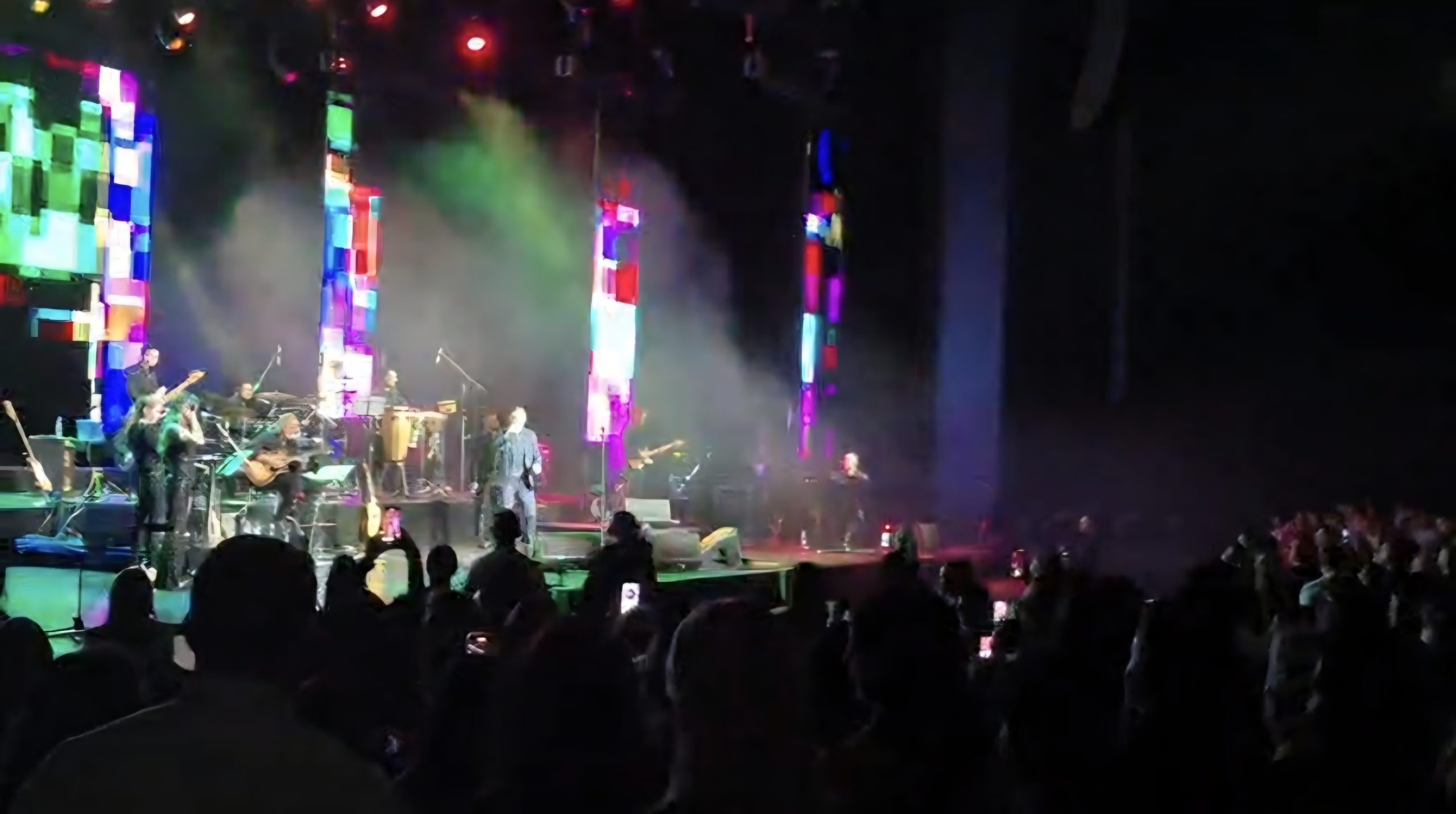 Svi detalji spektakla Mirze Selimovića u Sava centru: Najemotivniji deo posvećen velikoj legendi VIDEO 8 Screenshot 20251116 192813 Gallery