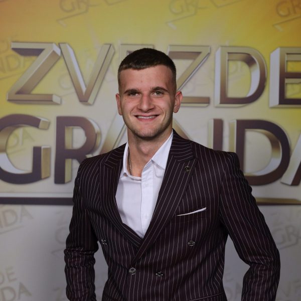 Vladan Pavlović 1 VLADAN PAVLOVIC 20 GOD. GORNJI MILANOVAC 15