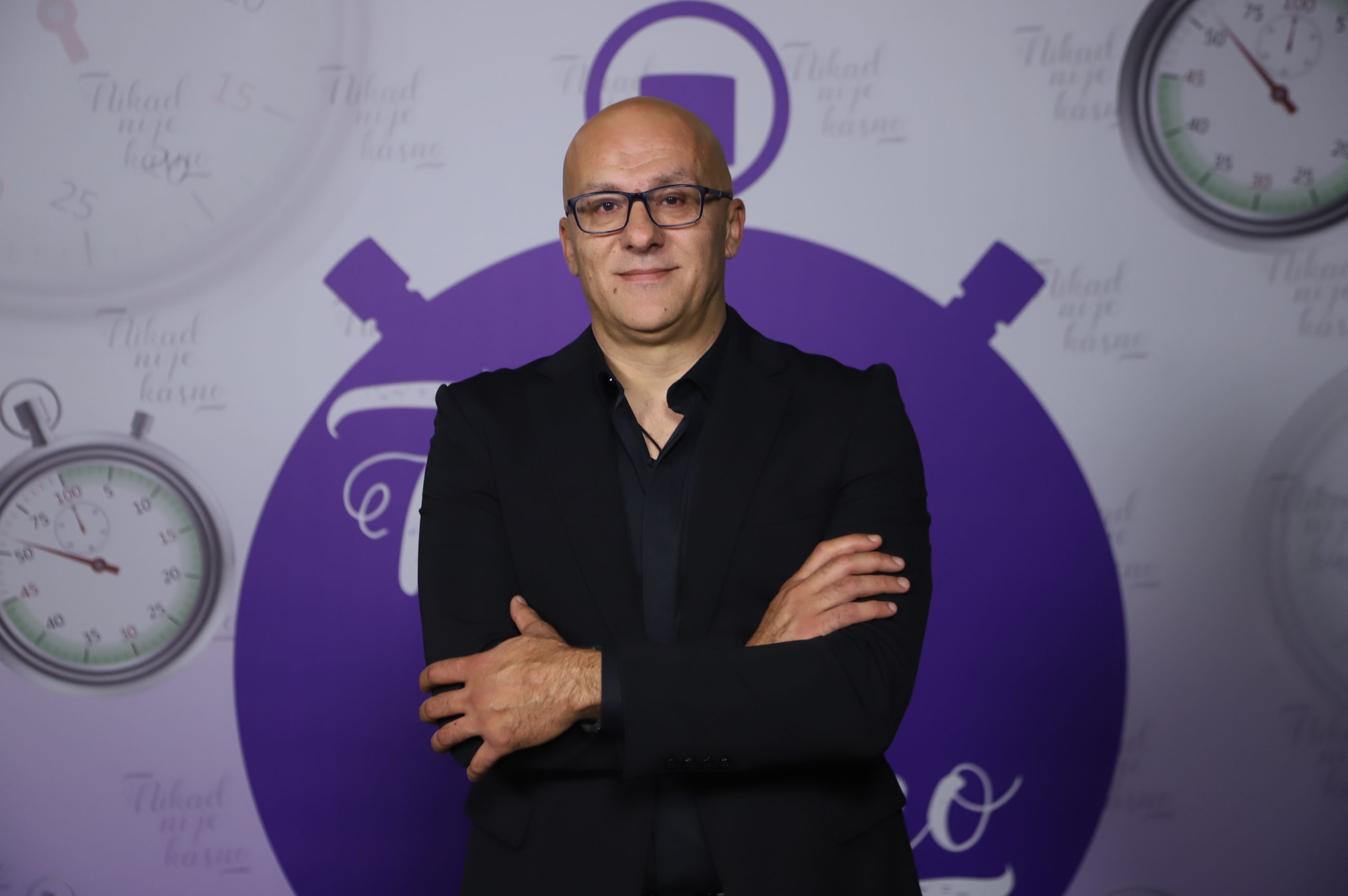 Ovo su takmičari koji će se večeras predstaviti prvi put u emisiji "Nikad nije kasno" 12 ZARKO STOLIC 51 GOD. KRALJEVO 2 1