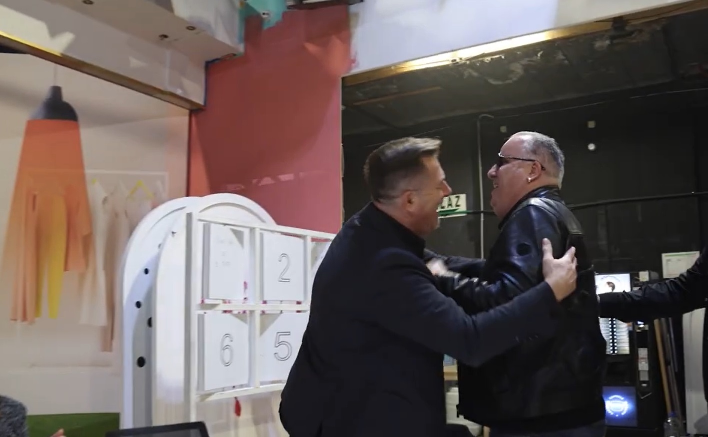 Zavirite iza scene večerašnje emisije: Dejan Matić razgalio sve u startu, Lena Kovačević ne skida osmeh s lica VIDEO 6 bekstejdz nnk 2 1