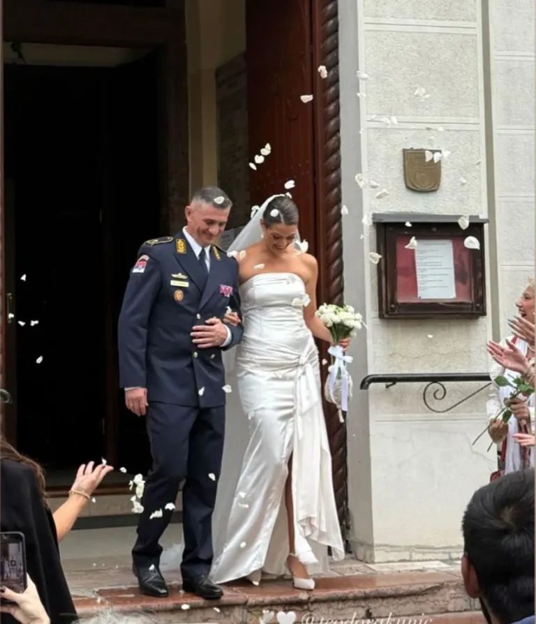 Suzana Mančić prvi put progovorila o zetu generalu, ovi detalji će vas iznenaditi 7 image 8 1