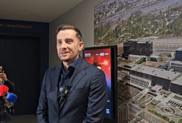 Mirza Selimović otvorio dušu pred koncert, progovorio o verenici koju vešto skriva od javnosti: "Pravićemo svadbu" VIDEO 13 mirza