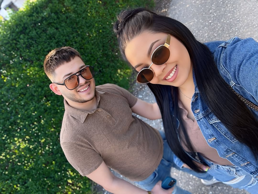 Ovu lepoticu je verio pevač iz Zvezda Granda i uskoro će mu roditi ćerku 8 nenad osmanovic sa verenicom