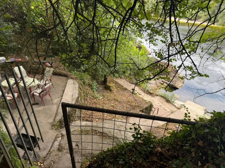 Ovaj pevač ima privatnu plažu u Crnoj Gori, iz dvorišta izlazi pravo u raj: "Ne treba mi drugo more" 8 slaven djukanovic plaza