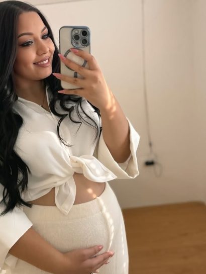 Ovu lepoticu je verio pevač iz Zvezda Granda i uskoro će mu roditi ćerku 12 verenica zvezde granda 2 1