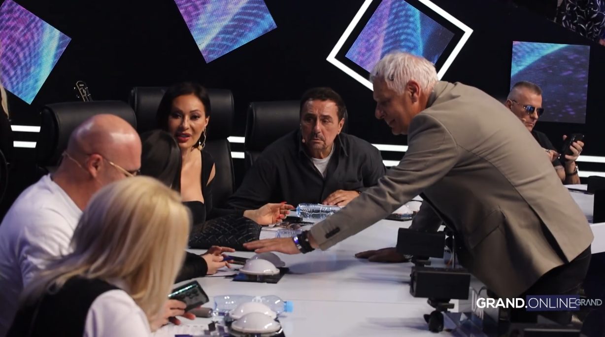 Haos pred početak emisije Zvezde Granda: Lete šuške po studiju VIDEO 8 zg