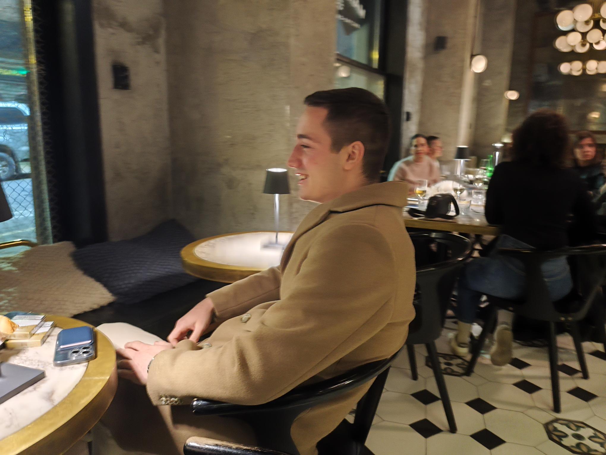 Vaterpolista iz Zvezda Granda uhvaćen u provodu u centru Beograda, devojke obletale oko njega VIDEO 5 1764856806922