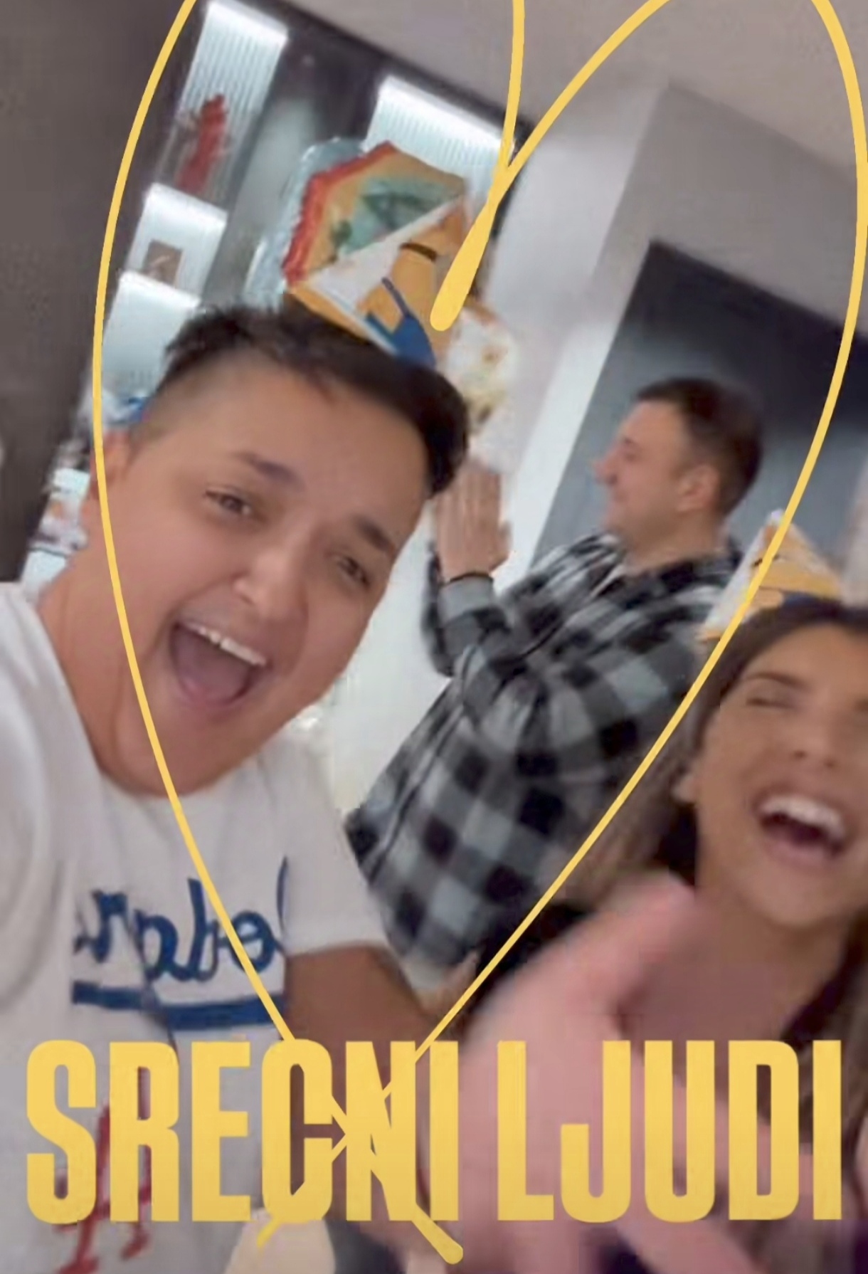 Marija Šerifović slavi sinu rođendan - Peva na sav glas, stan pun balona i maskota VIDEO 6 1764858170000