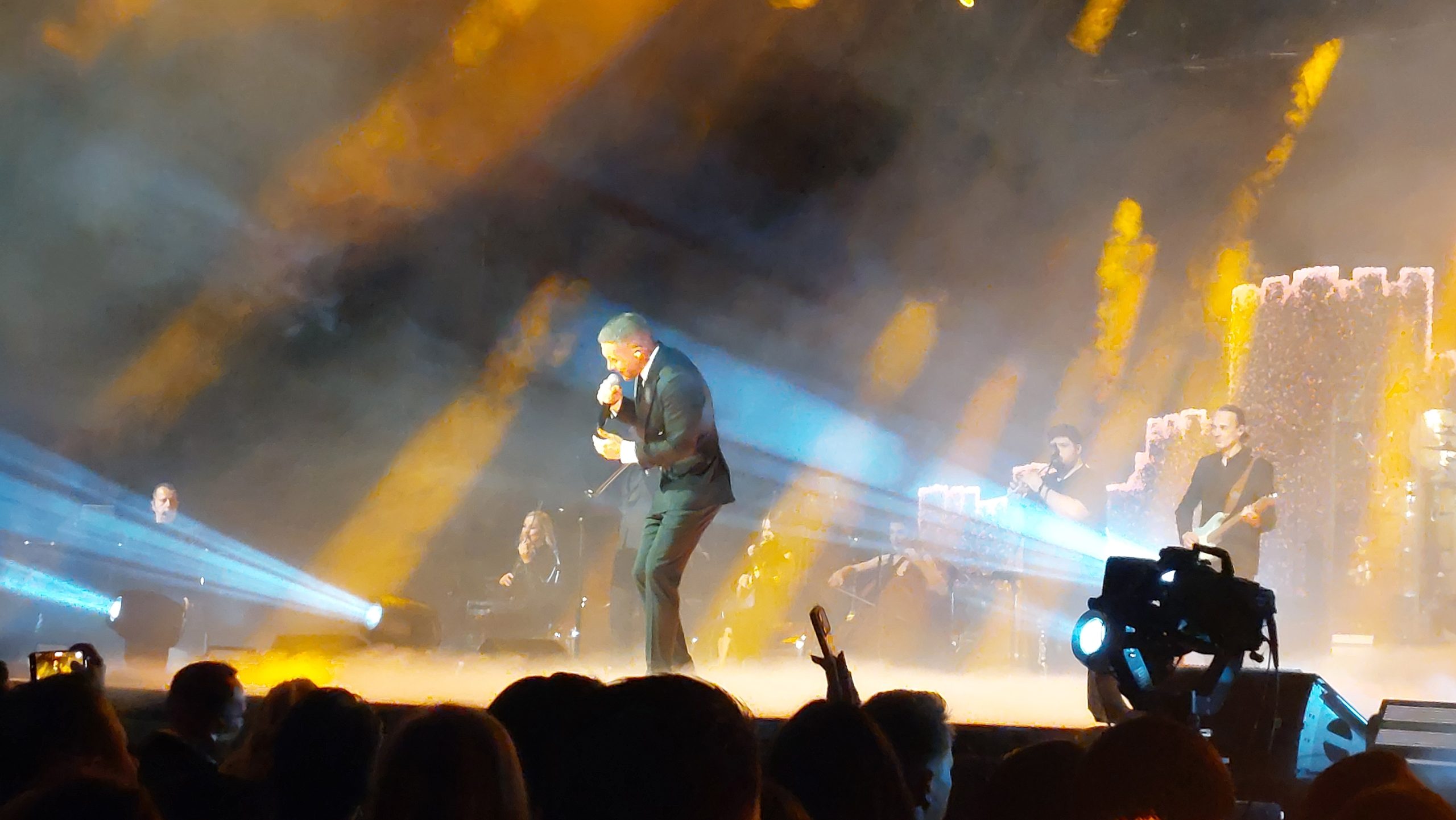 Tri sata čiste emocije: Saša Kovačević nakon 14 godina pauze priredio veče za pamćenje u Beogradu (VIDEO) 9 20251216 203502