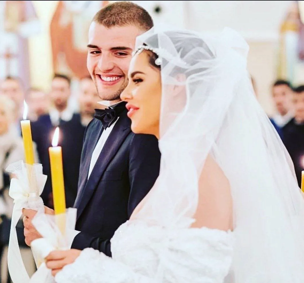 Ovo su najskuplje srpske svadbe, za jednu pevačicu izvađen džak novca i dijamanata 14 5e7b39319dfc81213a8570a88eecc68fae116c41