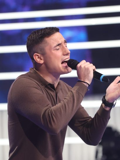 Zvezde Granda iznedrile novog Tonija Cetinskog: Takmičar pevao za ceo ton više od originala i potpuno razneo žiri (VIDEO) 17 E08A0756