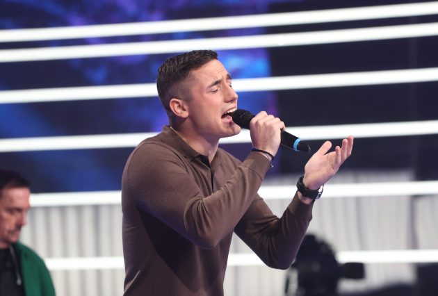 Zvezde Granda iznedrile novog Tonija Cetinskog: Takmičar pevao za ceo ton više od originala i potpuno razneo žiri (VIDEO) 12 E08A0756