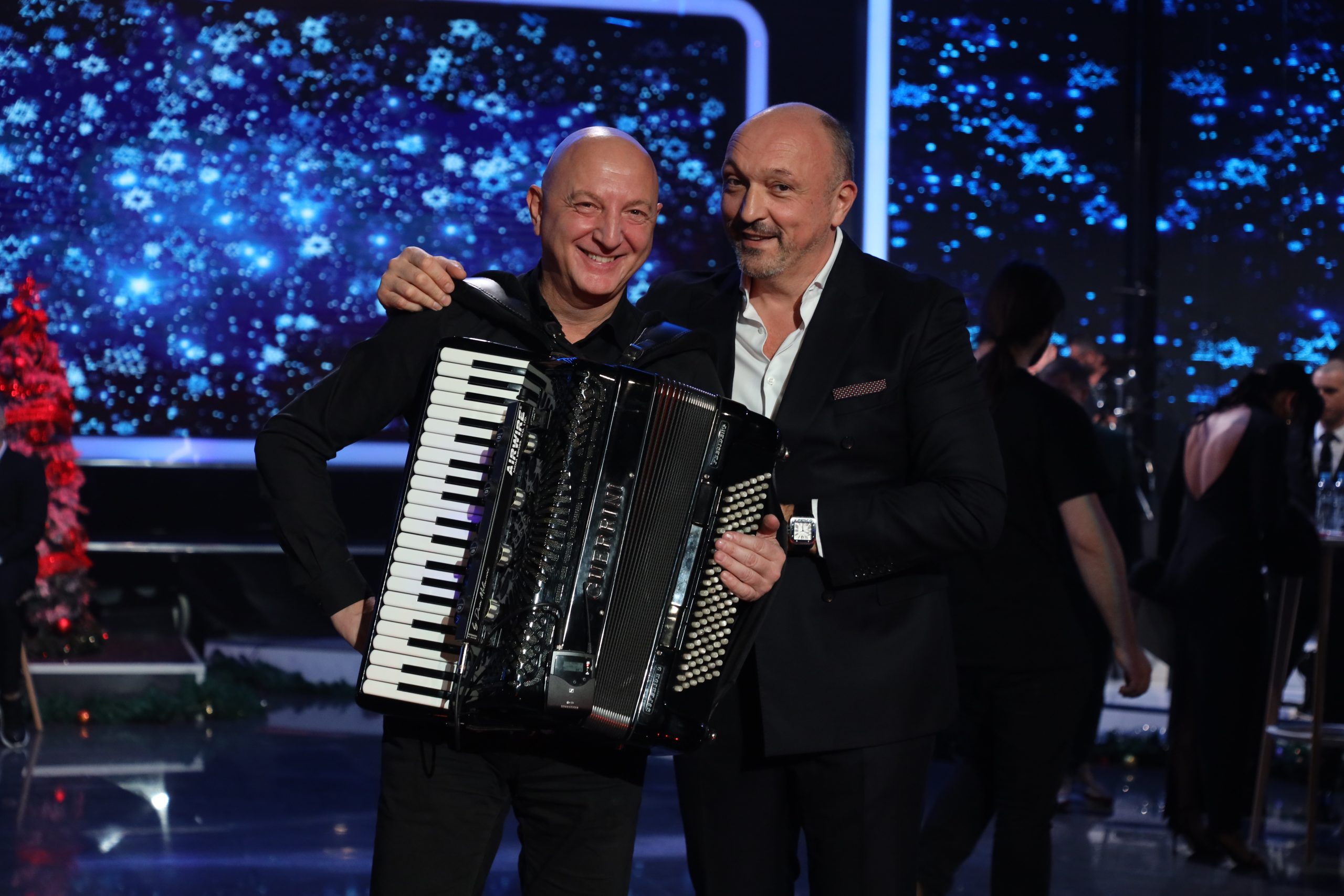 Pitali smo veštačku inteligenciju koje su najbolje pesme za Novu godinu, četvrta je baš iznenađenje 6 ENDZI I DUSKO TRIFUNOVIC NG SNIMANJE 09122025 FOTO MUNJA 3