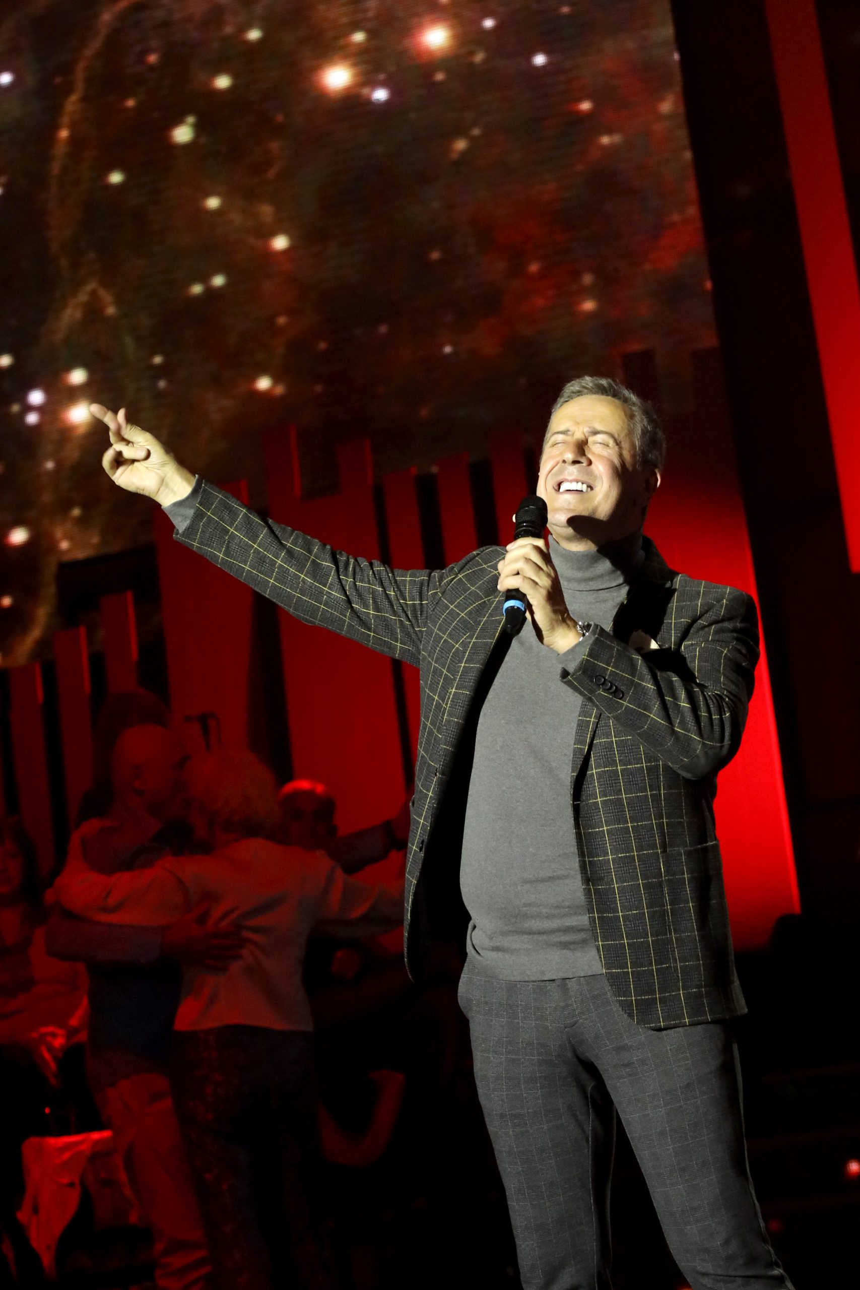 Ovaj čovek vratio je Enesa Begovića na scenu posle smrti sina: "Zajedno smo plakali" VIDEO 5 ENES BEGOVIC NNK SNIMANJE 13112025 FOTO MUNJA 98 ok