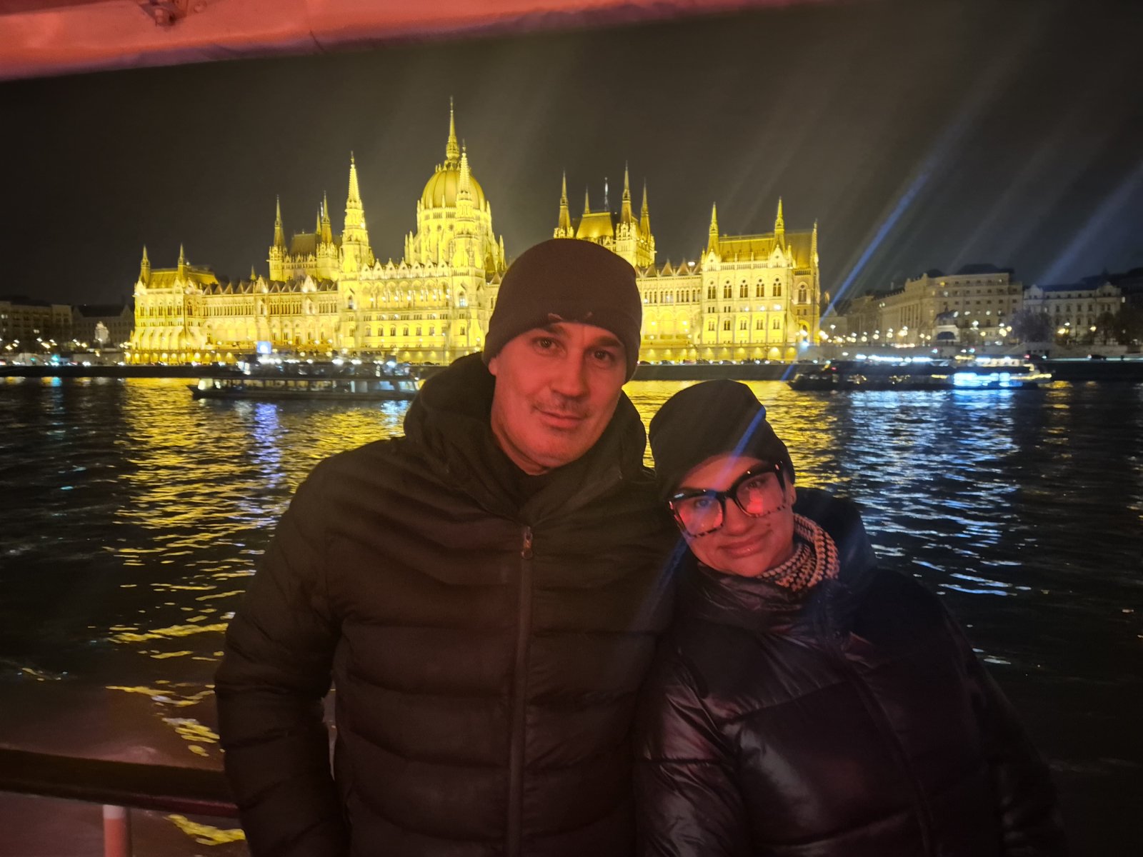 Pevačica na putovanju sa suprugom slavi 25 godina braka: "Doživela sam čistu romantiku na krstarenju" 5 IMG 726b2232585624e8acacb0d470c3e098 V