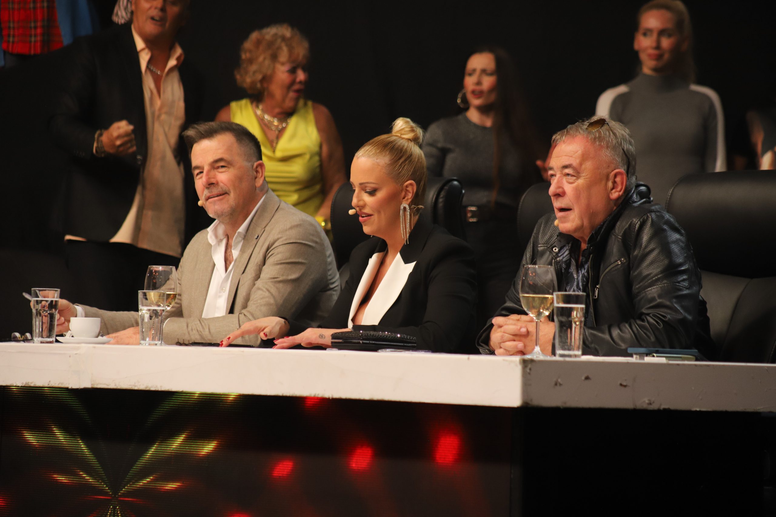 "Sve mi je bilo uskraćeno": Udala se sa 15 godina, sad pokazala kako izgleda kad domaćica postane pevačica (VIDEO) 11 IMG 0260 2