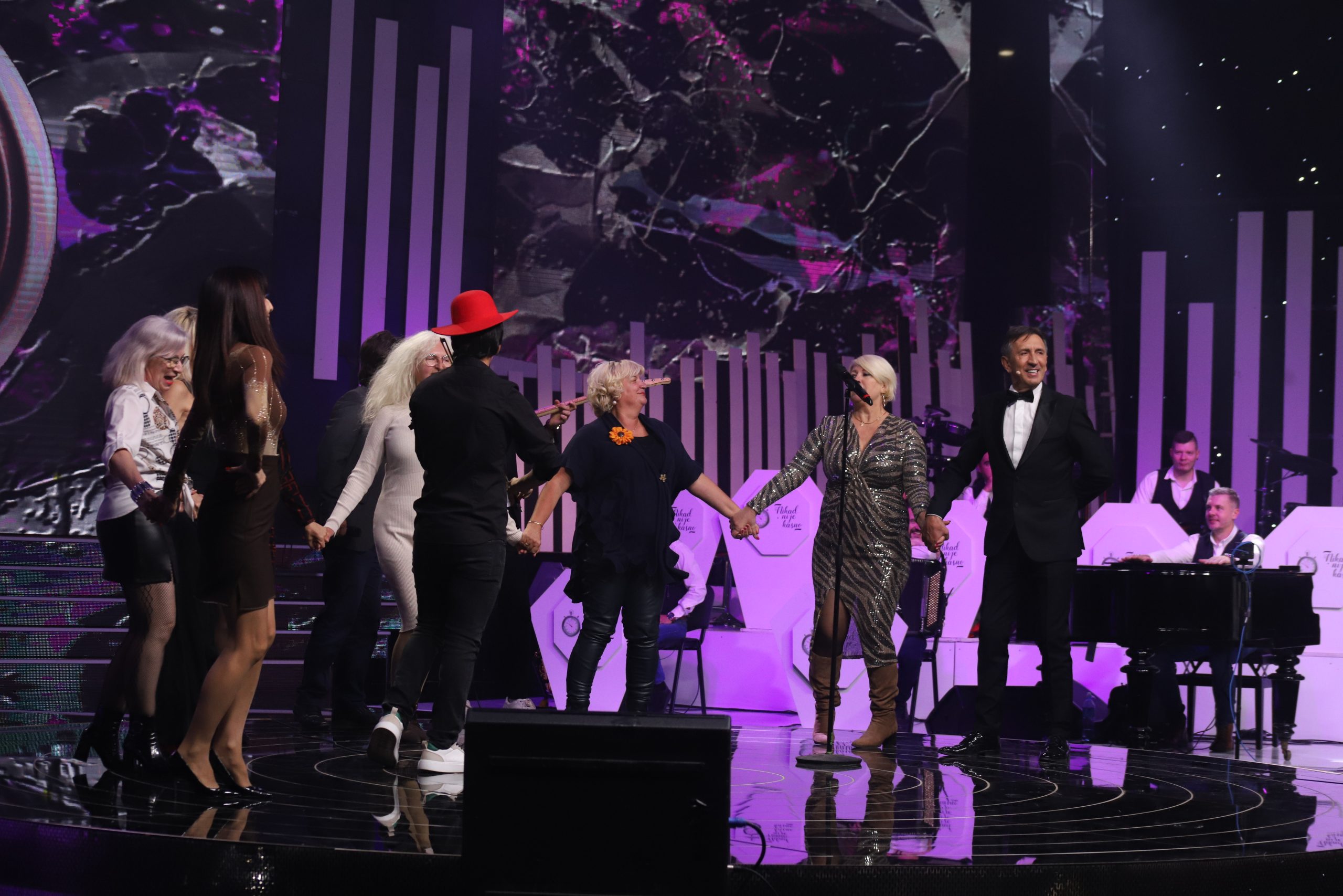 Miloš Jevtić kopao kanale i čuvao stado, danas je najbogatiji čovek na svetu: "Sve si nas kupio" VIDEO 8 miloš jevtić