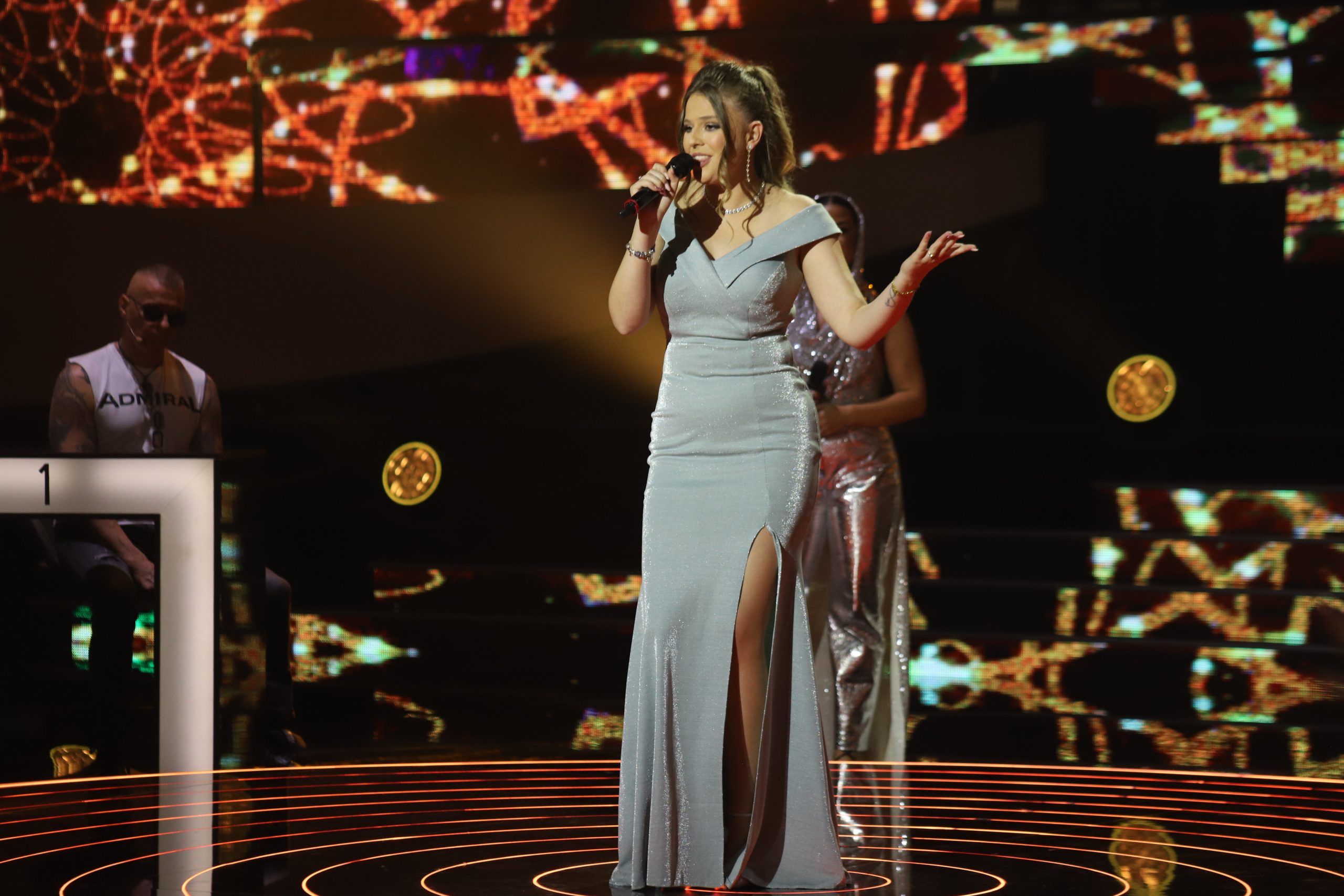 Hit večeri u Zvezdama Granda: Legendarna pevačica upala u emisiju, kolege pale u trans (VIDEO) 8 IMG 9713