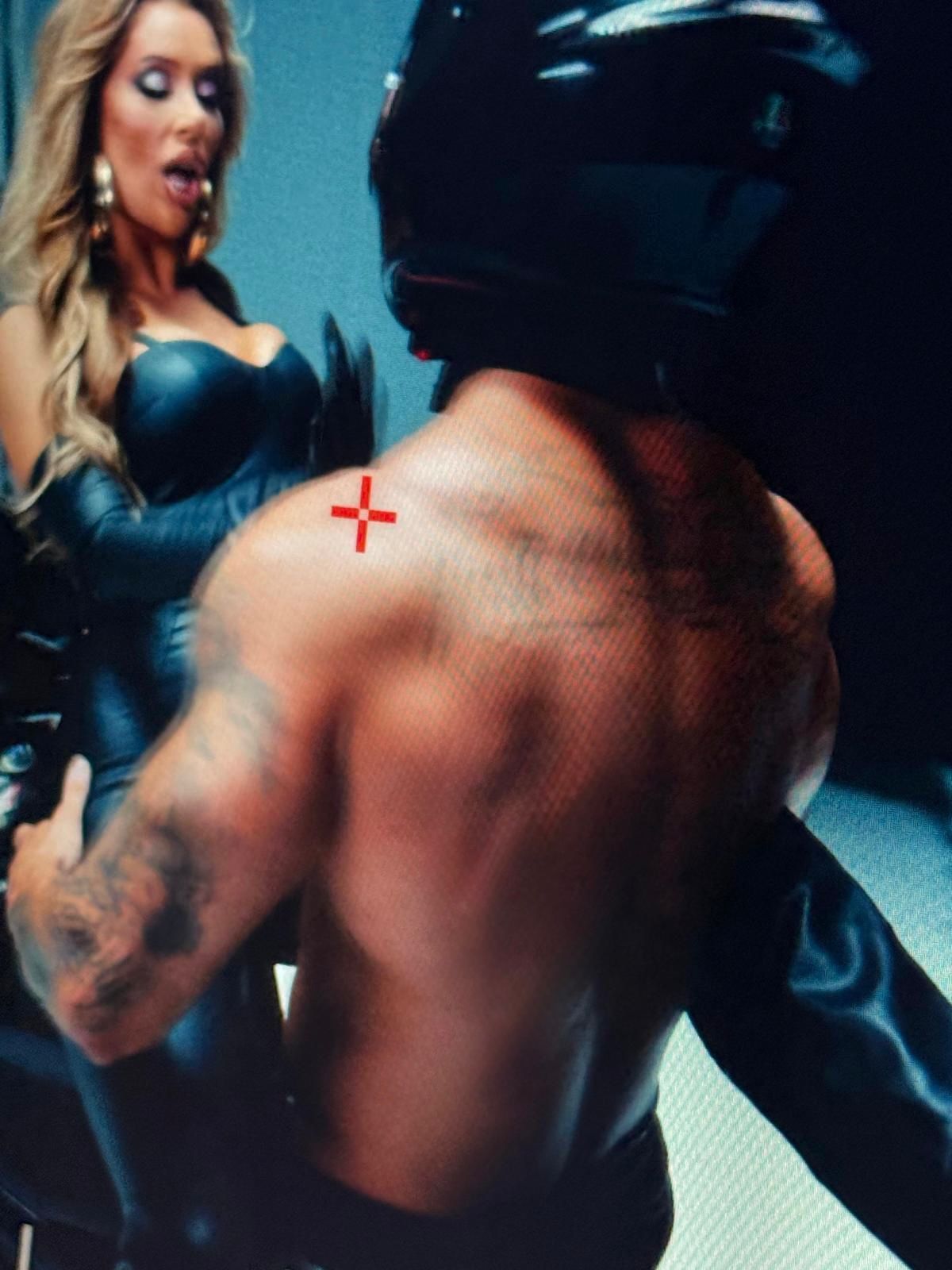 PHOTO 2025 12 04 19 13 54