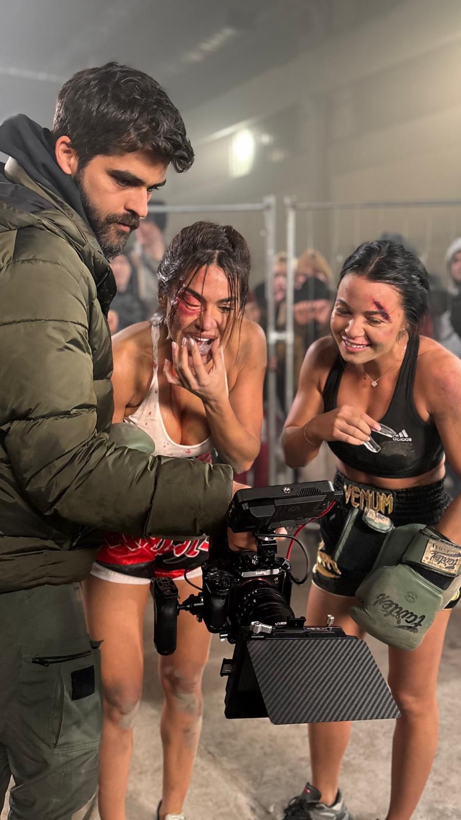 KRV PRŠTI NA SVE STRANE: Marina Visković opkoljena muškarcima dok se bori za život: "Ovo je za sve one koji vas ne cene" 7 PHOTO 2025 12 28 12 30 33 1