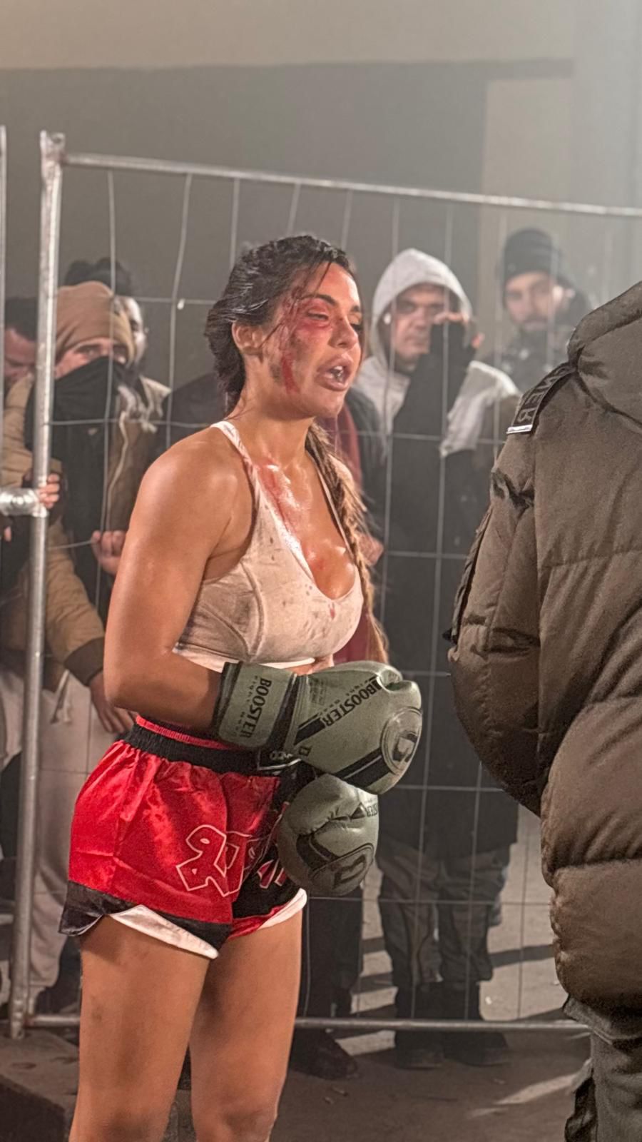 KRV PRŠTI NA SVE STRANE: Marina Visković opkoljena muškarcima dok se bori za život: "Ovo je za sve one koji vas ne cene" 5 PHOTO 2025 12 28 12 30 33 2