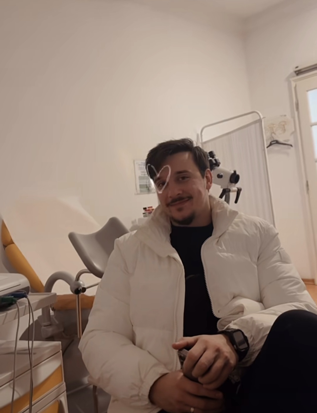 Aleksandra Bursać (37) objavila video sa ultrazvuka, mlađani suprug se ne odvaja od nje 7 Screenshot 20251202 142945 Instagram