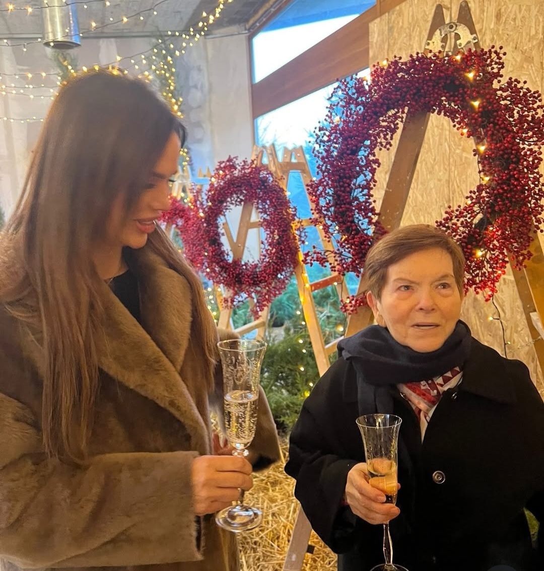 "Gde je mama tu je dom" Severina objavila dirljiv snimak, niko ne ostaje ravnodušan FOTO 6 Seve i mama