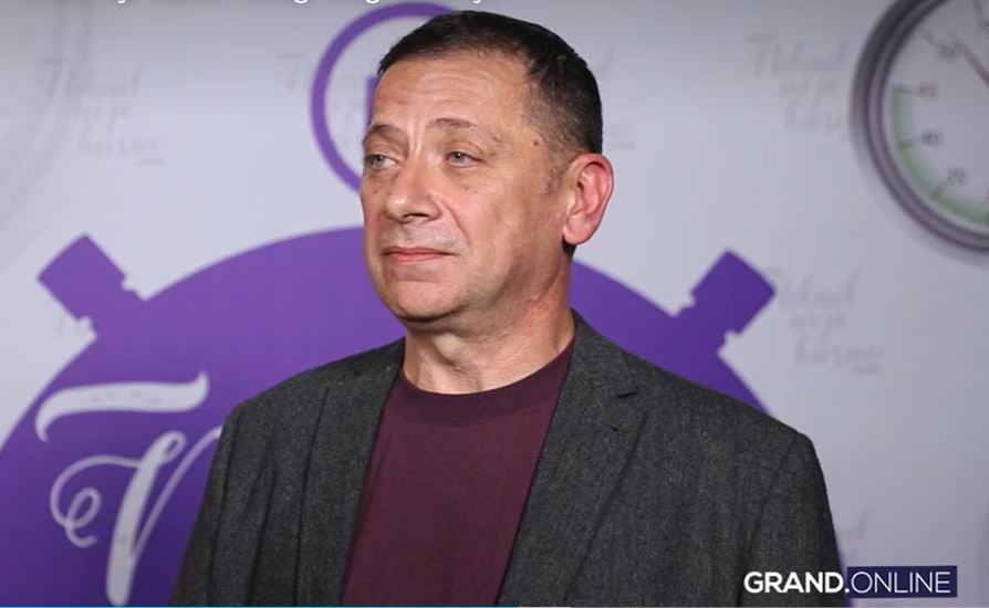 Ilija Baltovski preplavljen emocijama nakon nastupa: "Bilo bi mi krivo da nisam to uradio na ovoj sceni" VIDEO 5 baltovski