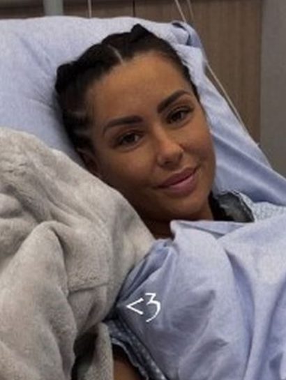 Porodila se Aleksandra Bursać: Pevačica dobila ćerku sa 10 godina mlađim kolegom 15 bursac3 830x553 1