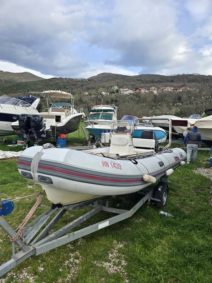 dejan draskovic prodaje brod