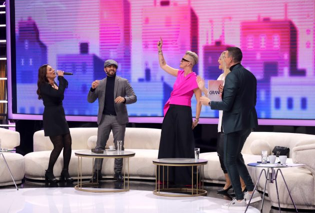 Ova emisija se ne propušta: "Grand Specijal" dovodi vrhunske pevače i sjajne ljude, biće emotivno i zabavno 13 djuskanje gosti i voditelji gs snimanje 27112025 foto elenaok 1