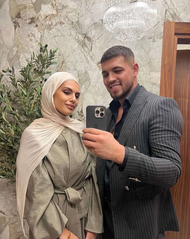 enis todic sa suprugom