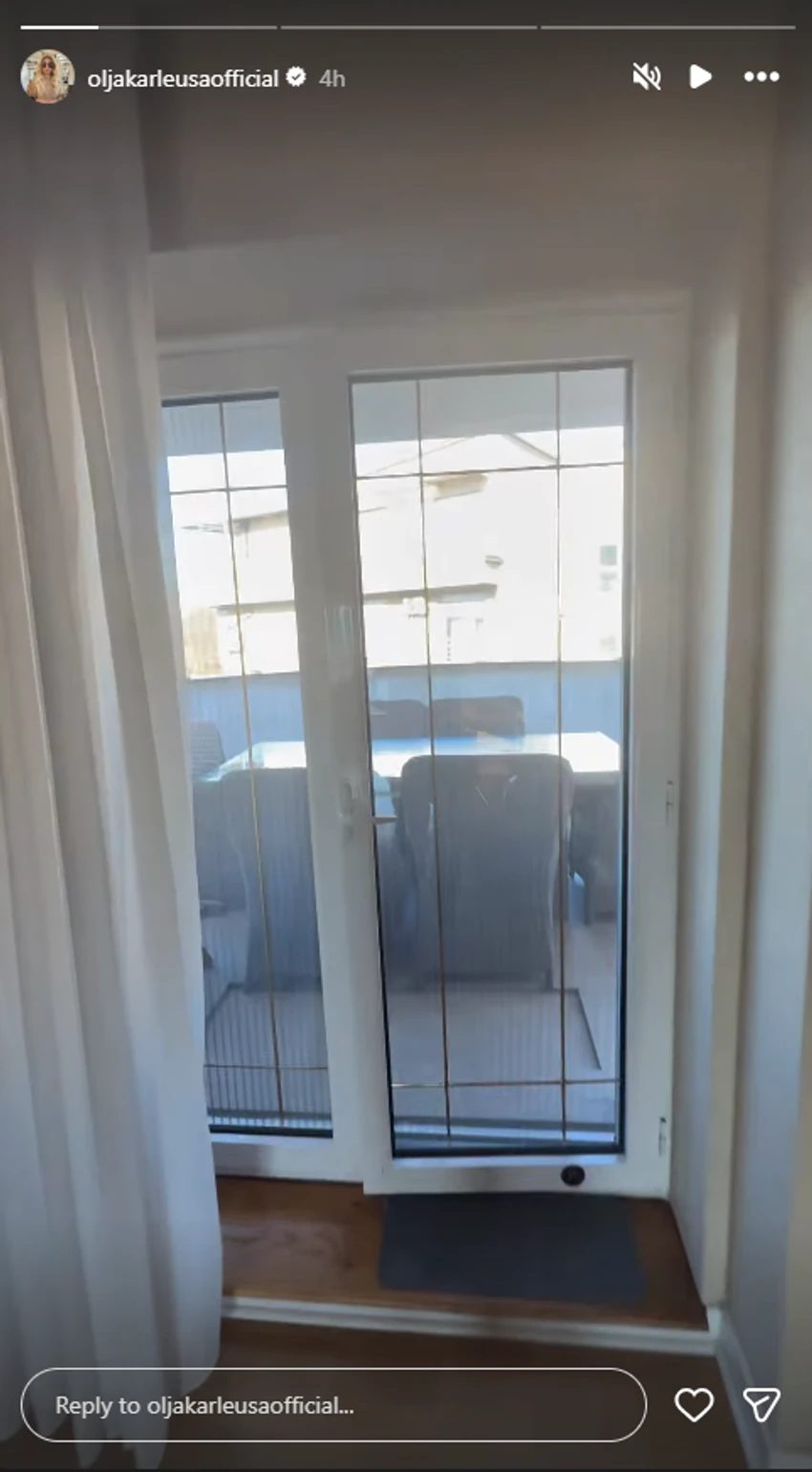 Ovde živi pevačica sa bogatim biznismenom: Pokazala luksuzni stan, a terasa velika kao garsonjera FOTO 9 image 1 4