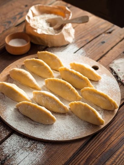 Ni brža ni ukusnija posna pita: Mekana, sočna i puna fila, a sutradan je još lepša 39 image 10 12