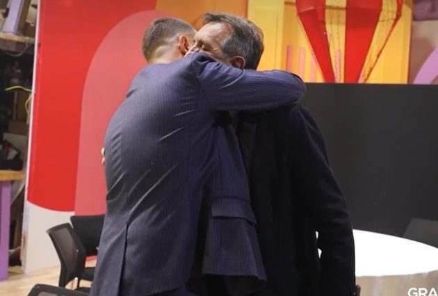 Pred početak emisije "Nikad nije kasno" pali zagrljaji i iznenađenja: Evo šta se dešavalo u bekstejdžu VIDEO 2 image 12 12