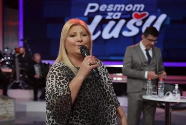 Naša pevačica tri kuće sagradila zahvaljujući jednoj pesmi, a živela u porodičnom haosu 7 image 3 5