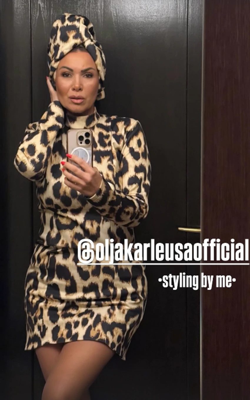 Povukla se sa estrade, a sada iznenadila javnost: Pevačica (45) u leopard miniću sa turbanom na glavi, evo kako danas izgleda FOTO 7 image 9 3