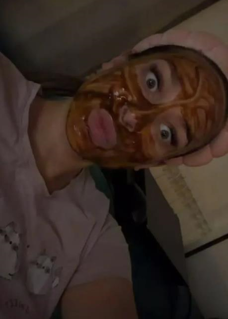 Luna Đogani zbunila fanove, uočen neobičan detalj na njenom licu 6 luna