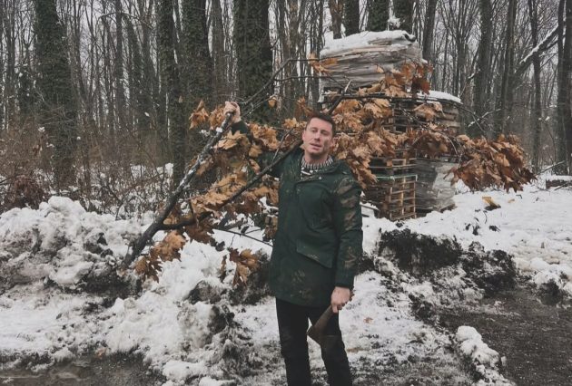 Prvi Badnji dan bez žene: Pevačicin bivši muž raznežio sve, pokazao ko mu danas pravi društvo FOTO 6 Jovan Pantic 2 1 e1767725751769