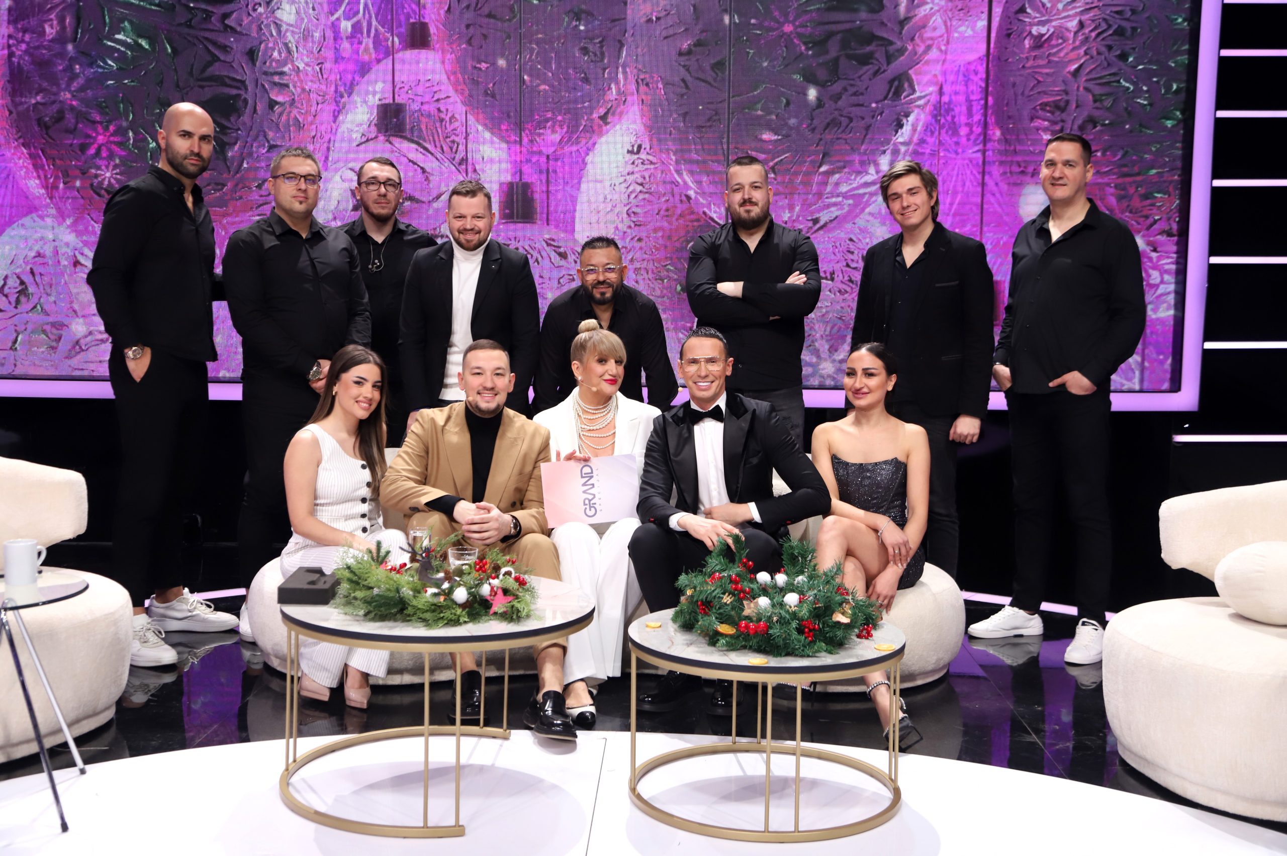 Novogodišnje raspoloženje se nastavlja: U Grand Specijal stiže najtraženij pevač mlađe generacije VIDEO 5 SINISAVESNA UROS Z I BEND GS SNIMANJE 15122025 FOTO ELENA 17 ok