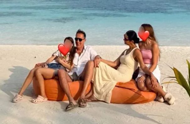 "Moje ćerke znaju da su usvojene": Poznati pevač podelio emotivan porodični trenutak sa letovanja FOTO 10 Screenshot 2026 01 23 081354