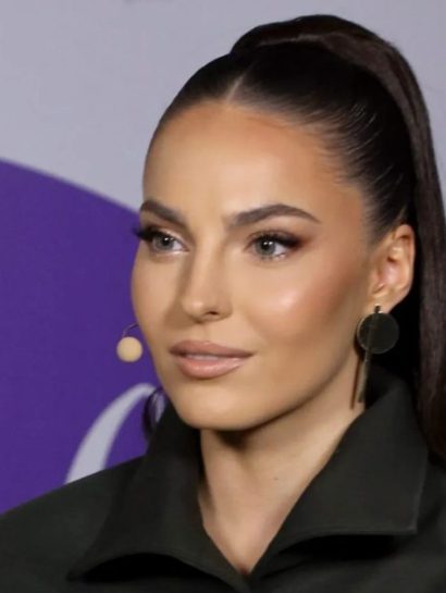 Džejla Ramović sa suzama u očima otkrila koju pesmu uvek poručuje u kafani: "Vezuje me za Sašu Popovića" VIDEO 28 Screenshot 2026 01 30 155000